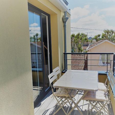 Appartement Hyper Centre, Plage A Pieds, 2 Chambres, 4 Personnes Chatelaillon-Plage Bagian luar foto