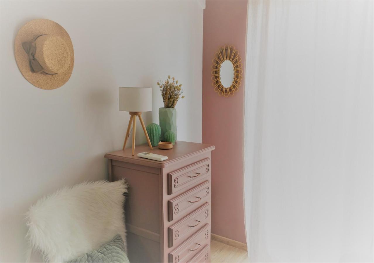 Appartement Hyper Centre, Plage A Pieds, 2 Chambres, 4 Personnes Chatelaillon-Plage Bagian luar foto