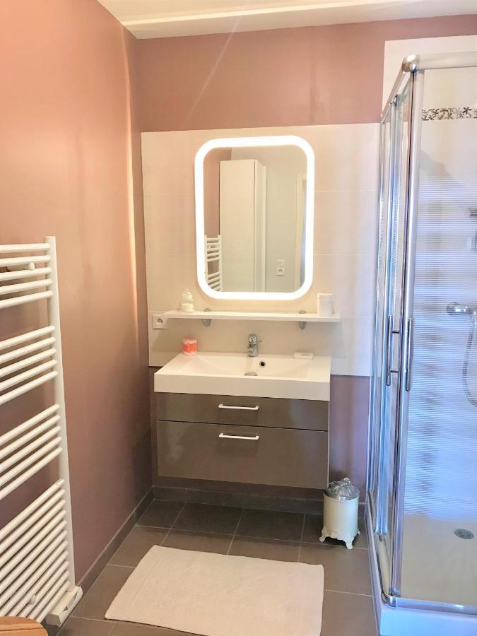Appartement Hyper Centre, Plage A Pieds, 2 Chambres, 4 Personnes Chatelaillon-Plage Bagian luar foto
